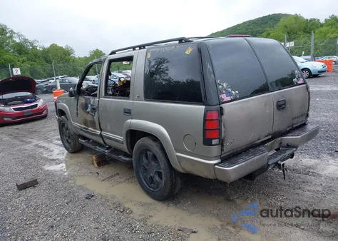2000 Chevrolet Tahoe Z71 из США, поврежденный, VIN 1GNEK13R0YR201945